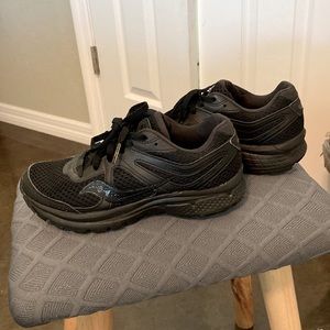 Saucony Cohesion 11 women’s running size 5 Black